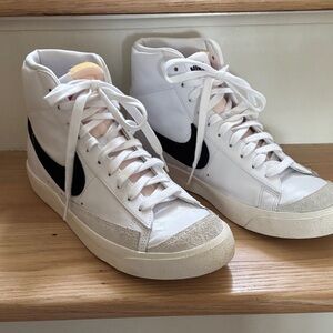 Nike Blazer 77